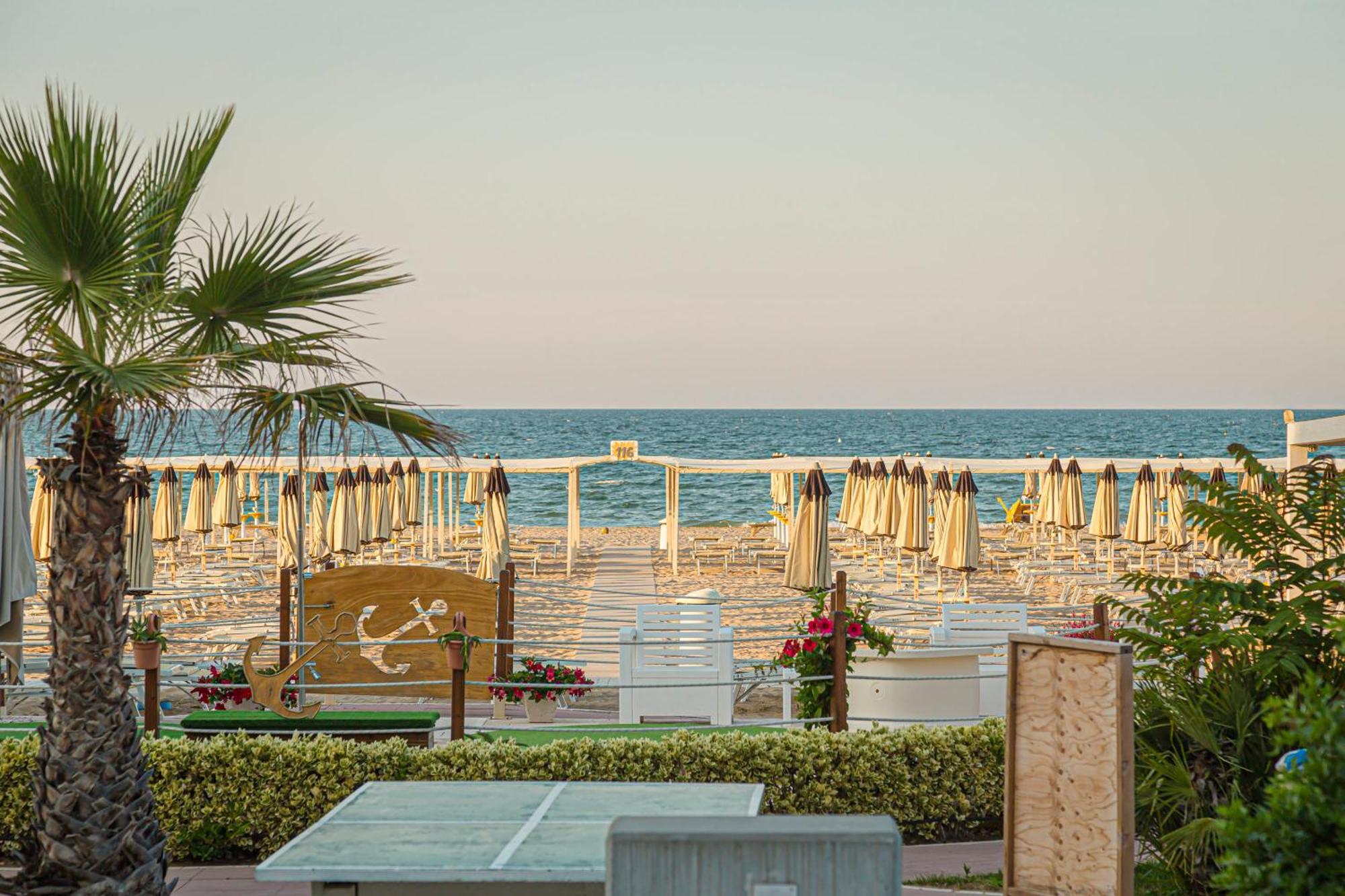 Hotel Avana Fronte Mare Ριτσόνε Εξωτερικό φωτογραφία